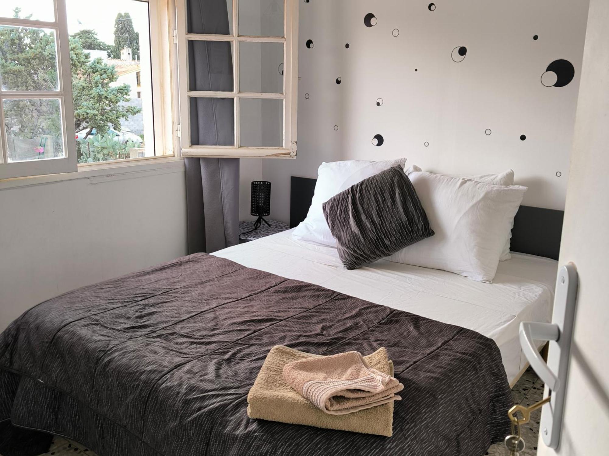 Chambre Double Avec Piscine Proche De Perpignan Rivesaltes Zimmer foto